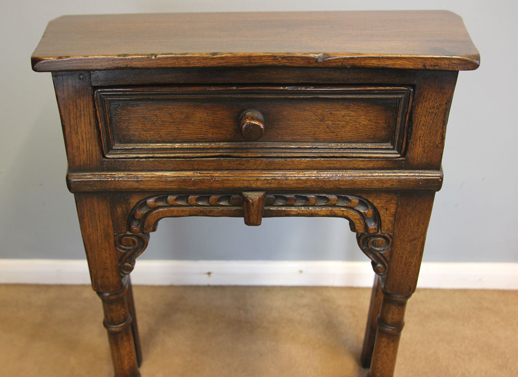 12195r5 Quality Small Oak Side Table, Titchmarsh Goodwin,