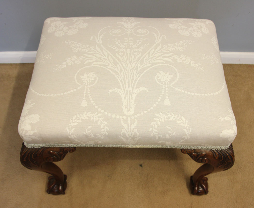 12202r4 Antique Carved Chippendale Style Dressing Stool,