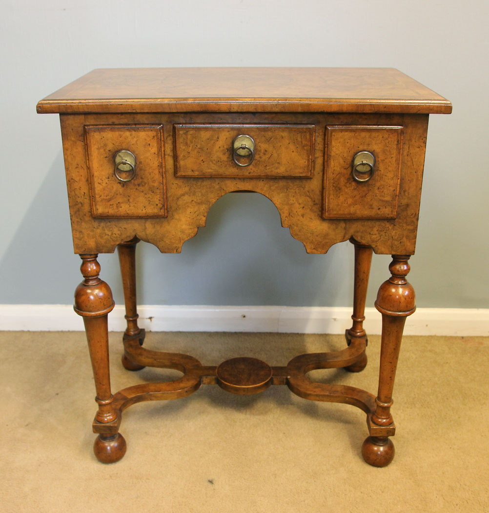 12208r12 Antique Small Lowboy Side Table,