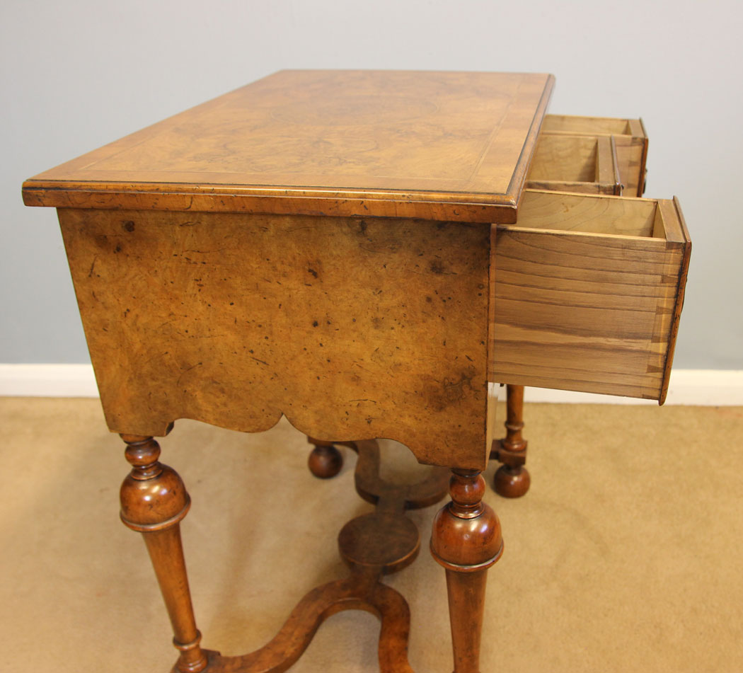 12208r5 Antique Small Lowboy Side Table,
