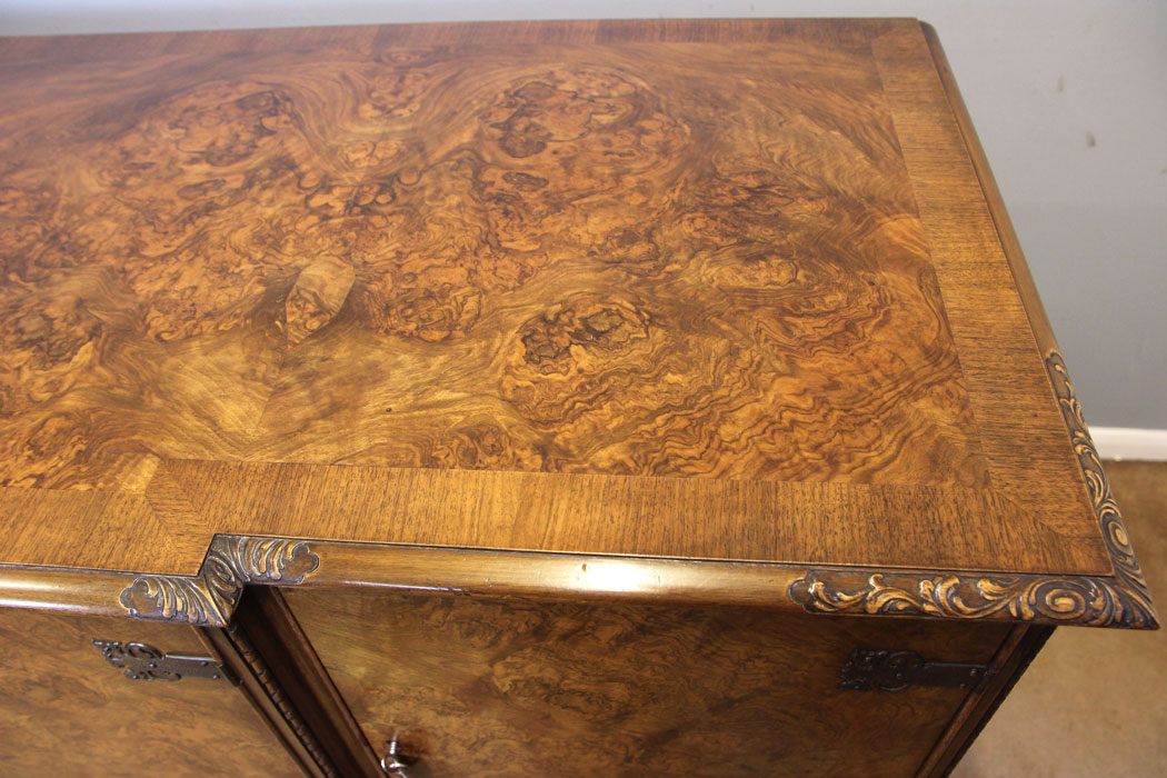 12222r6 Quality Burr Walnut Antique Sideboard Server,