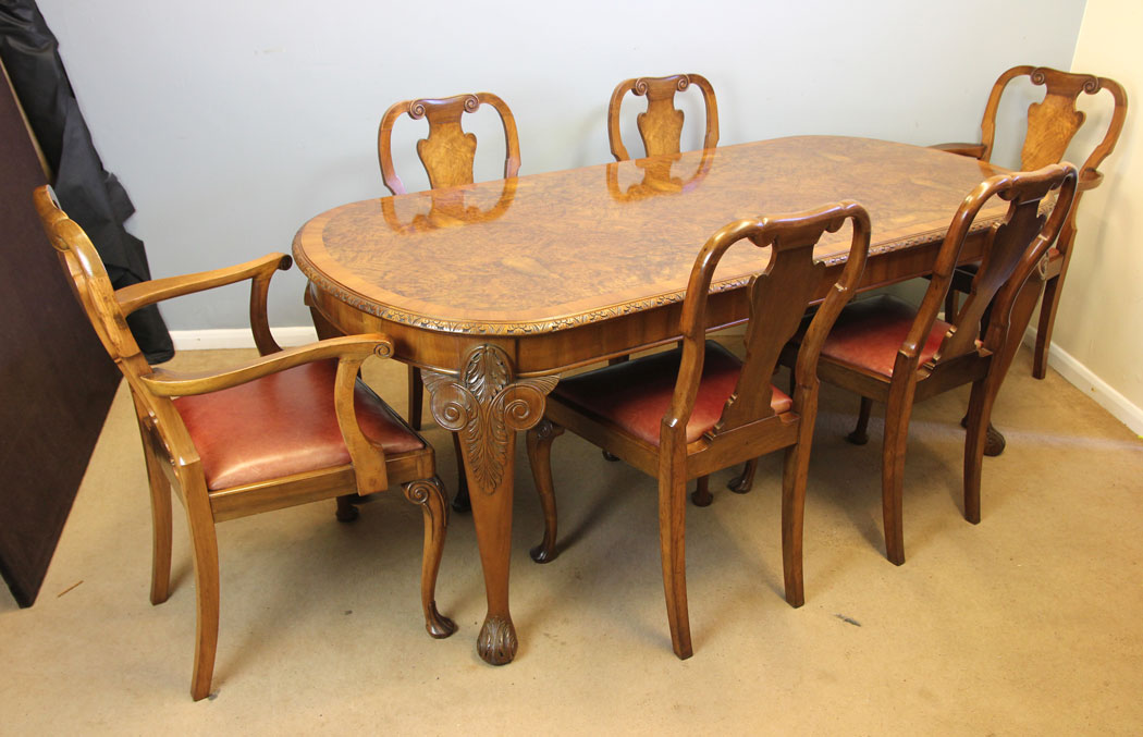 12236r17 Burr Walnut Antique Dining Table,