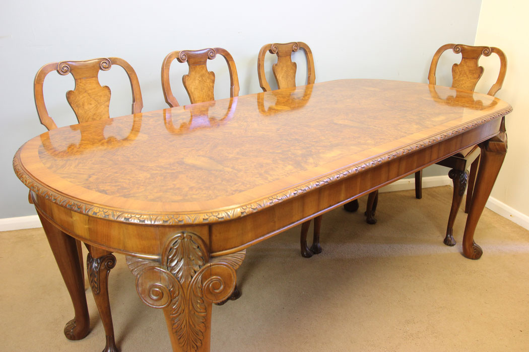 12236r18 Burr Walnut Antique Dining Table,