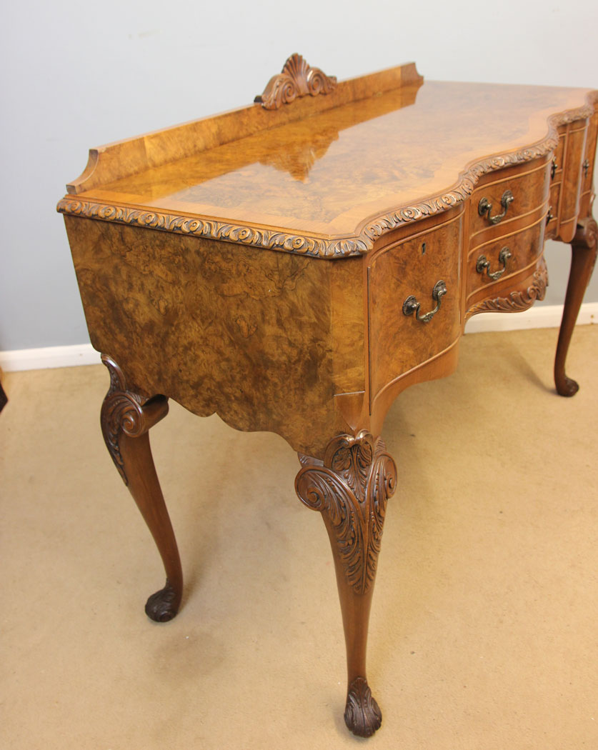 12241r5 Quality Antique Burr Walnut Side Table,