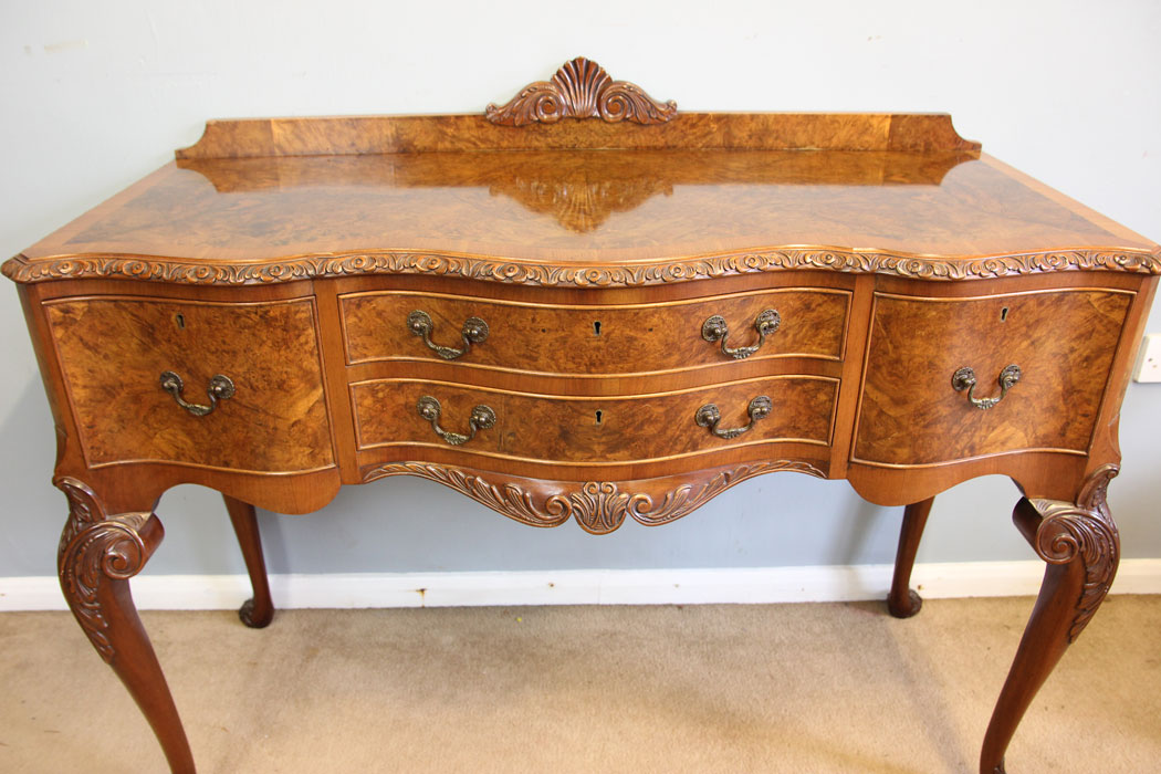 12241r7 Quality Antique Burr Walnut Side Table,