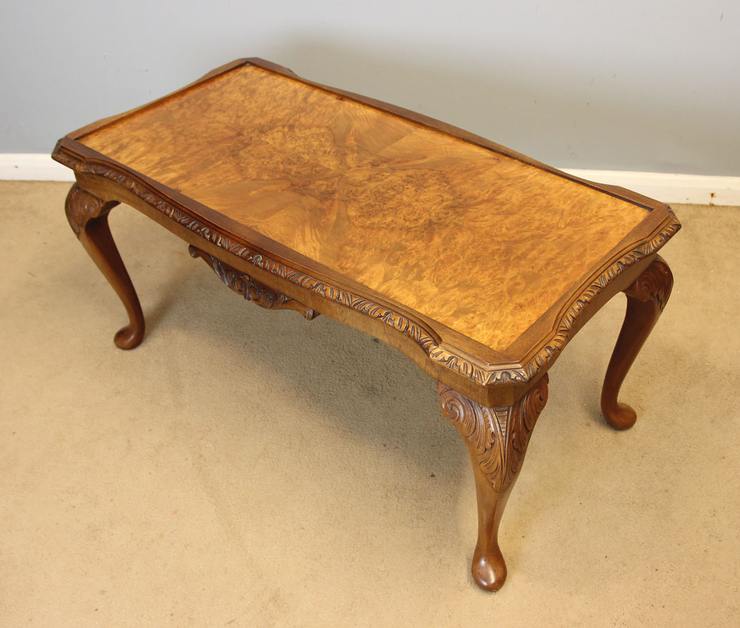12264r1 Queen Anne Style Burr Walnut Coffee Table,