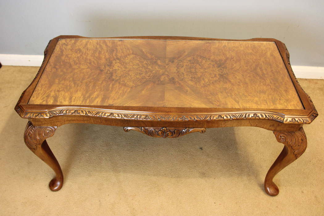 12264r3 Queen Anne Style Burr Walnut Coffee Table,