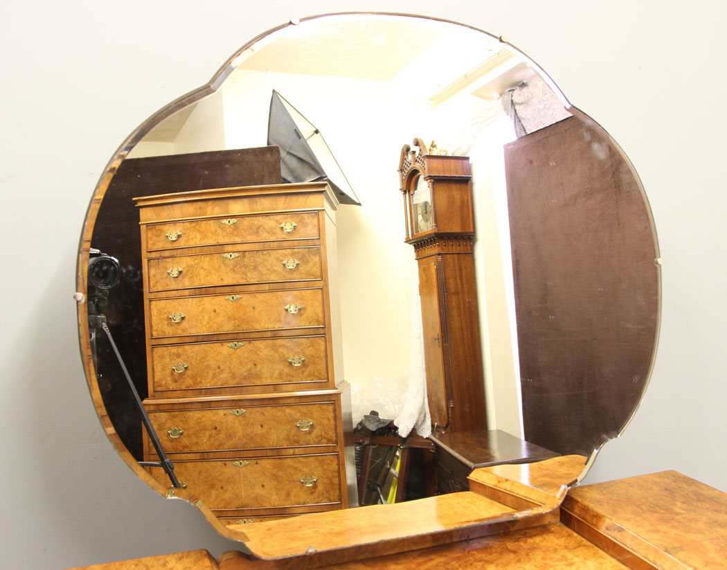 12267r06 Quality Burr Walnut Antique Dressing Table,