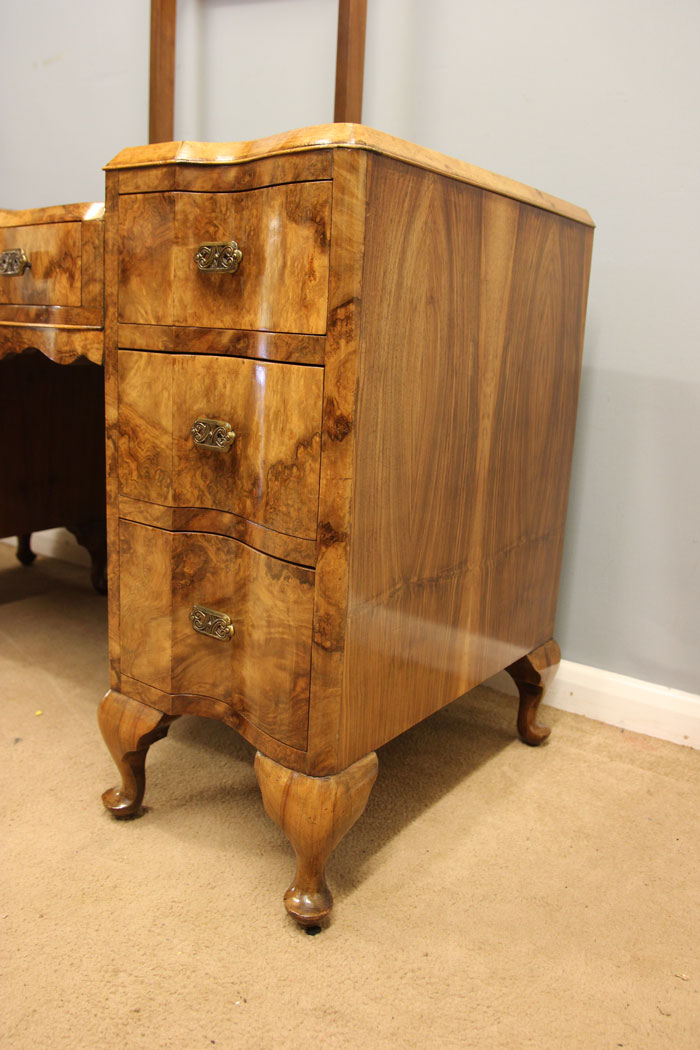 12267r17 Quality Burr Walnut Antique Dressing Table,