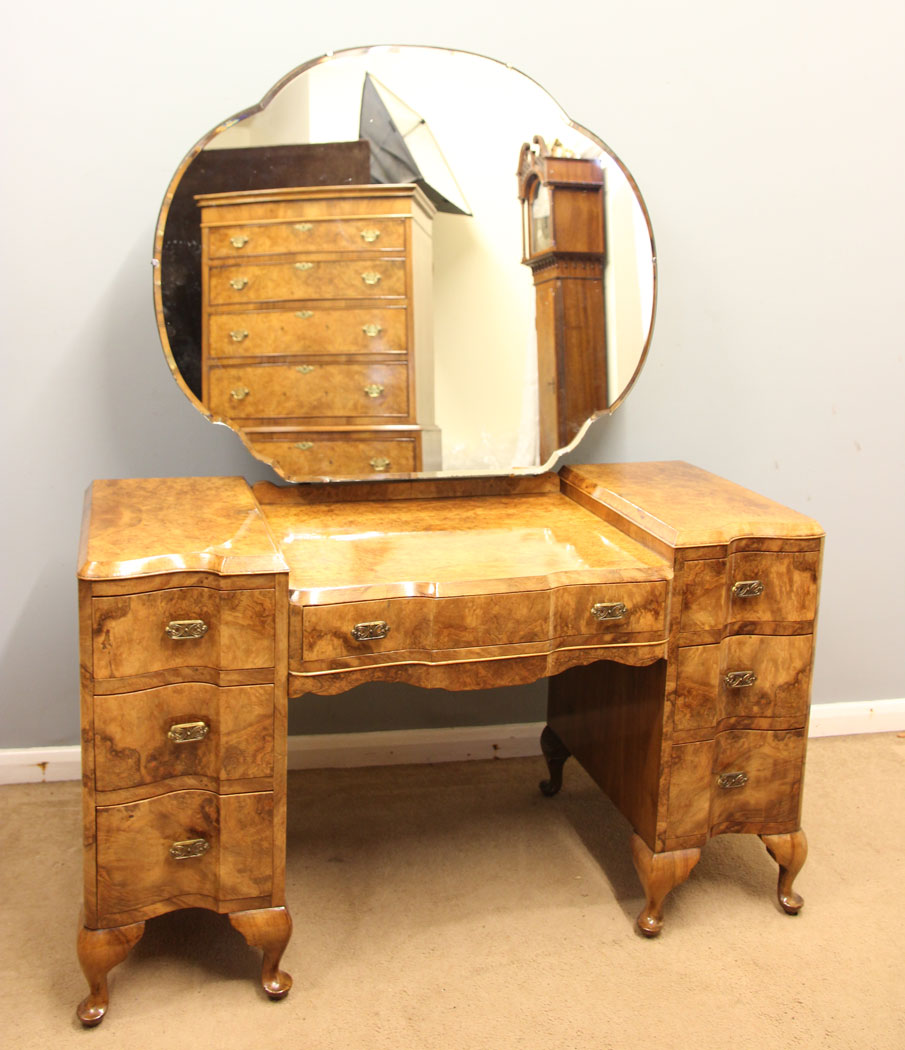 12267r2 Quality Burr Walnut Antique Dressing Table,
