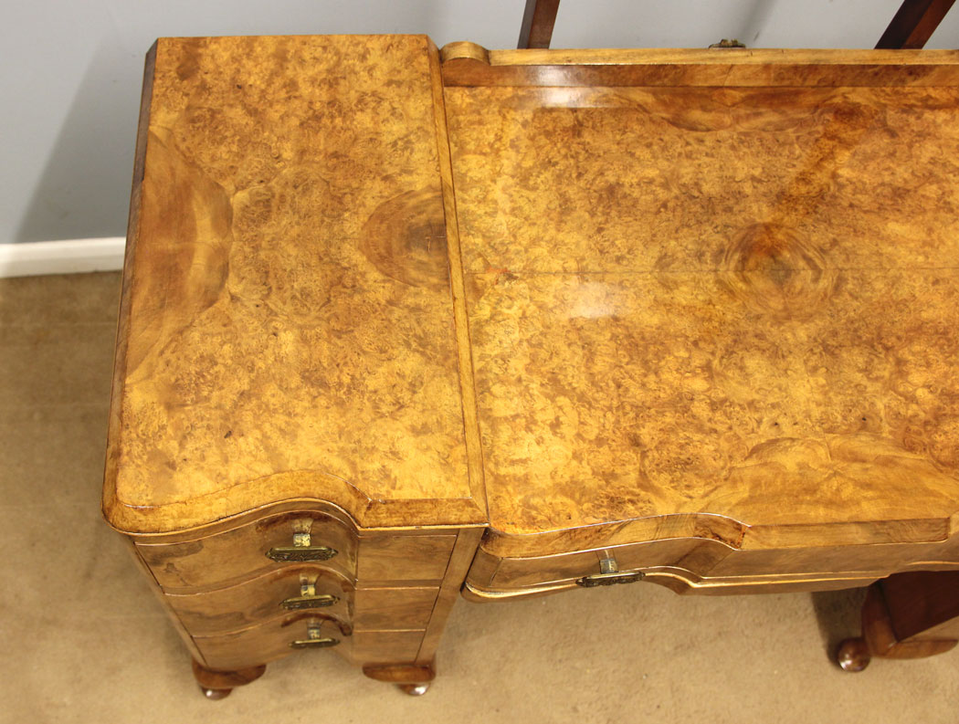 12267r9 Quality Burr Walnut Antique Dressing Table,