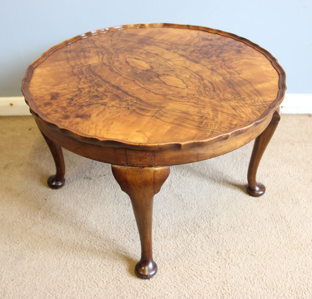 12277r5 Burr Walnut Round Coffee Table,