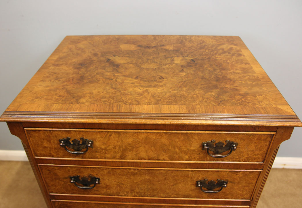 12287r6 Small Burr Walnut Antique Georgian Style Chest of Drawers,