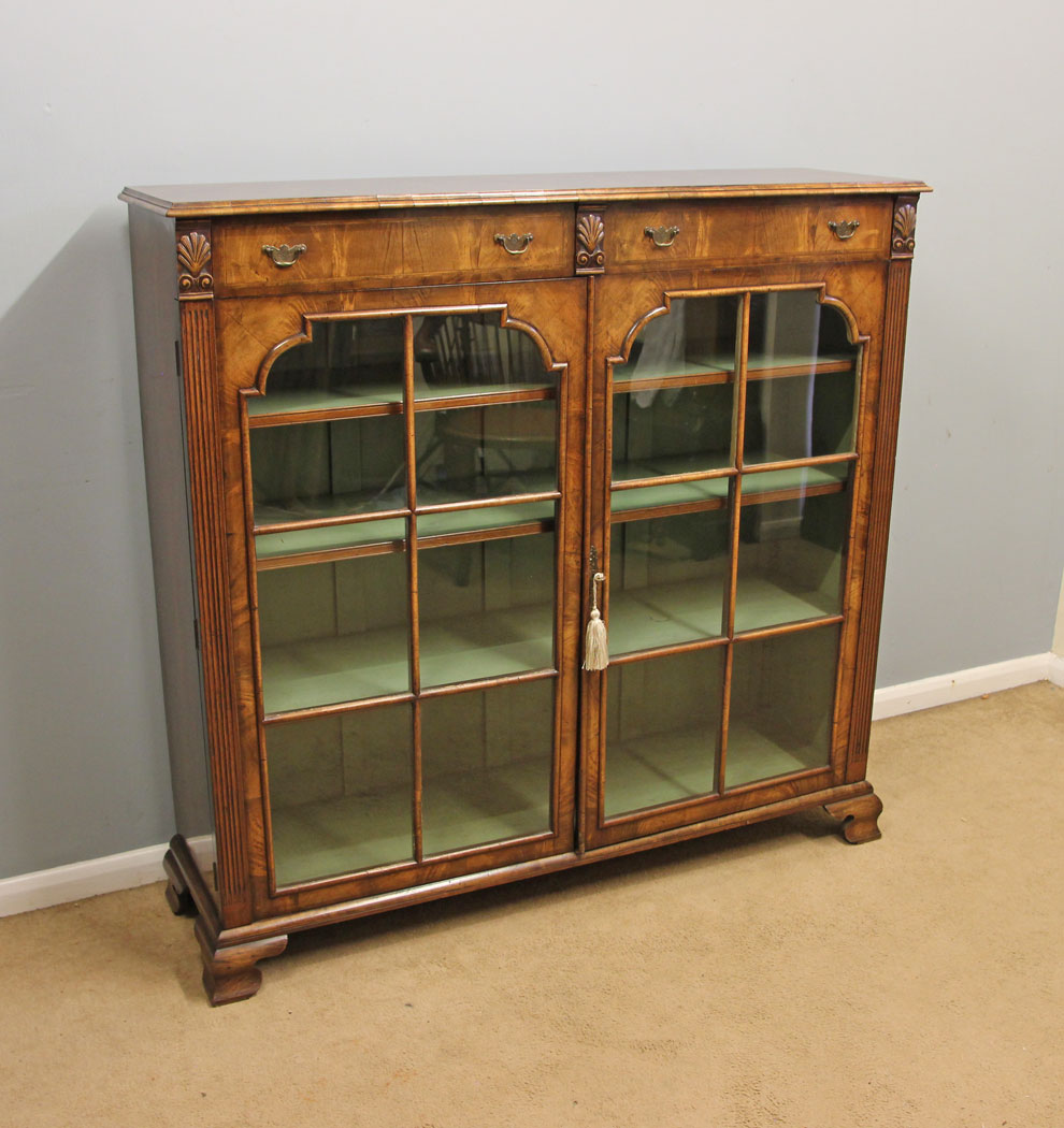 12299r2 Antique Walnut Bookcase Display Cabinet,