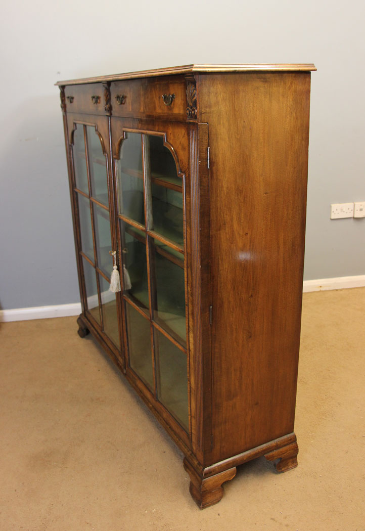 12299r4 Antique Walnut Bookcase Display Cabinet,
