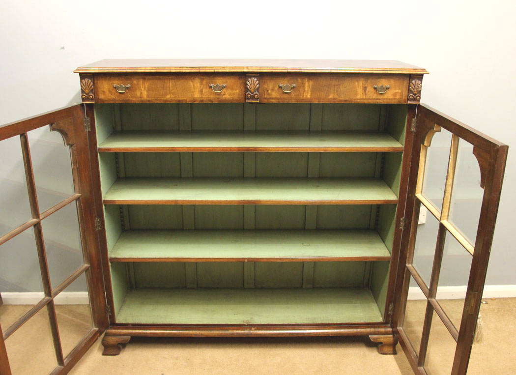 12299r7 Antique Walnut Bookcase Display Cabinet,