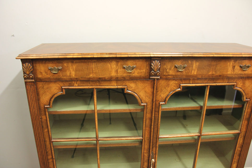 12299r9 Antique Walnut Bookcase Display Cabinet,