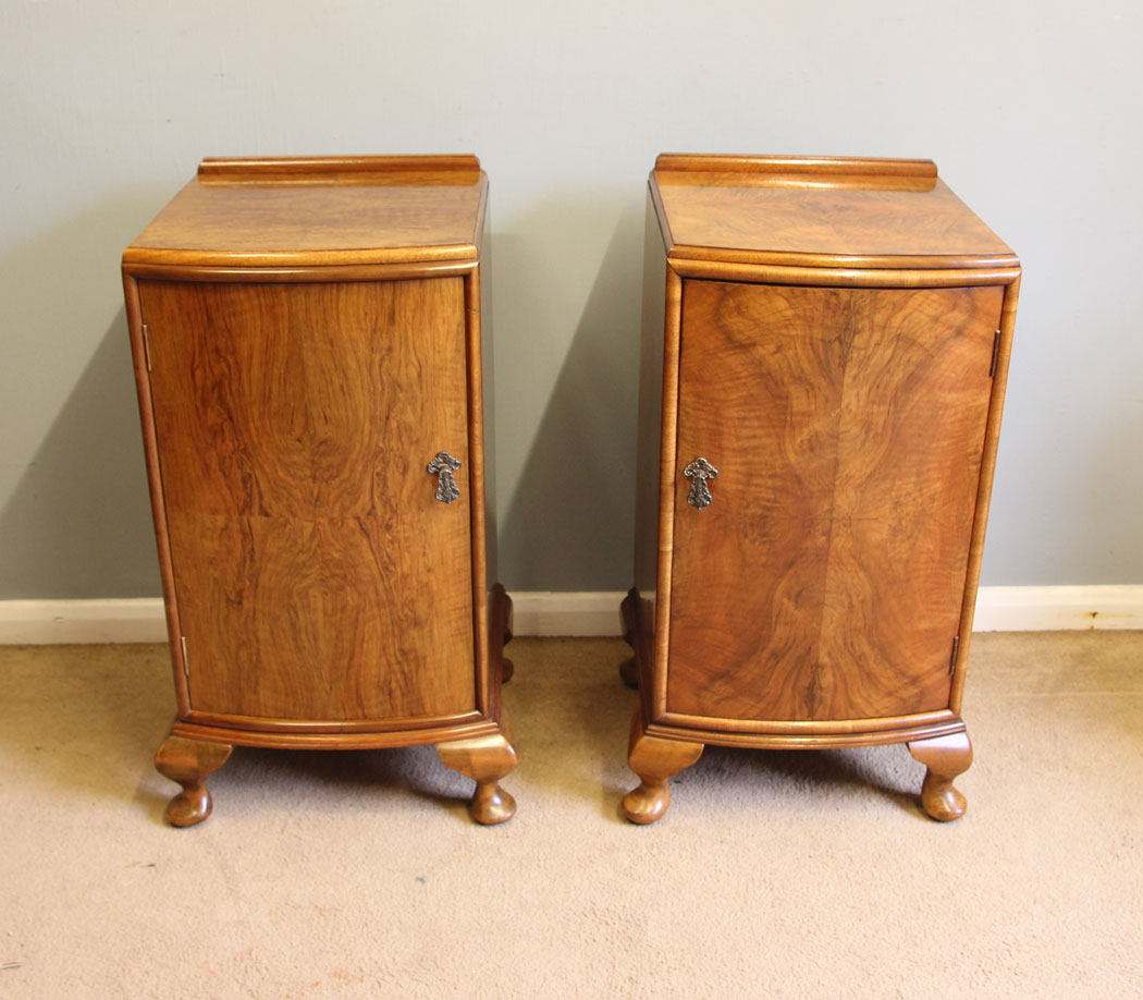 12312r1 Antique Pair Walnut Bedside Cabinets,