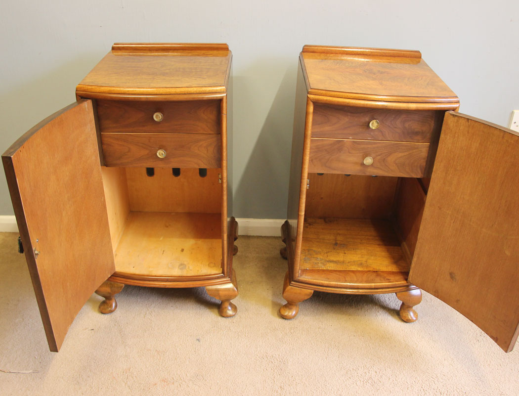 12312r7 Antique Pair Walnut Bedside Cabinets,