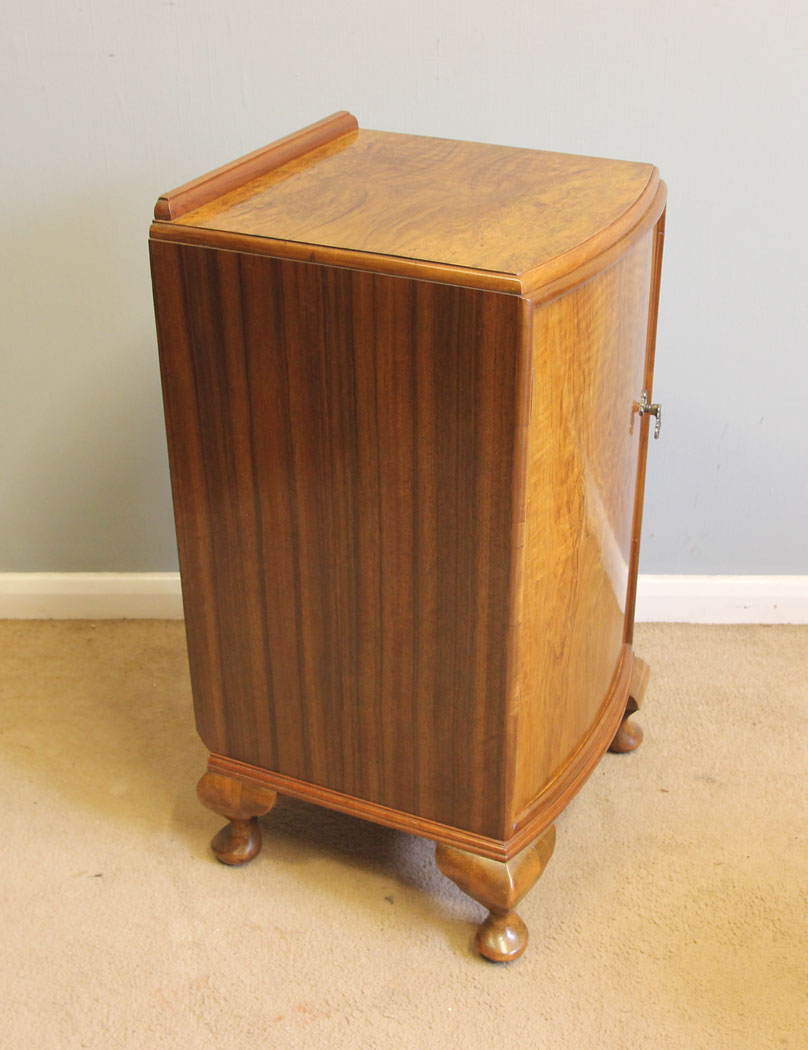 12312r9 Antique Pair Walnut Bedside Cabinets,