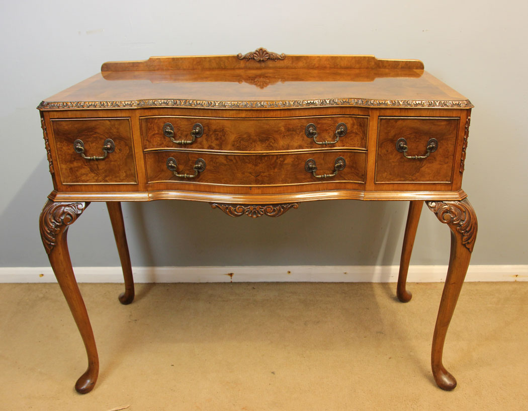 12314r04 Antique Quality Pair Burr Walnut Console Side Tables,