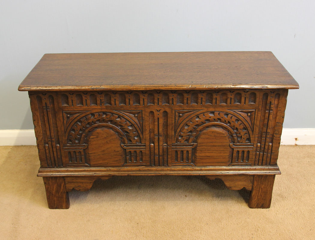 12318r9 Antique Small Oak Storage Coffer Chest,