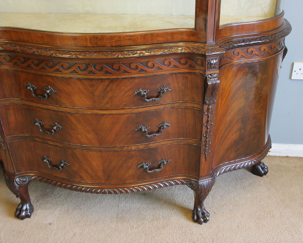 12340r16 Antique Mahogany Chippendale Style China Display Cabinet, Antique Mahogany Chippendale Style China Display Cabinet