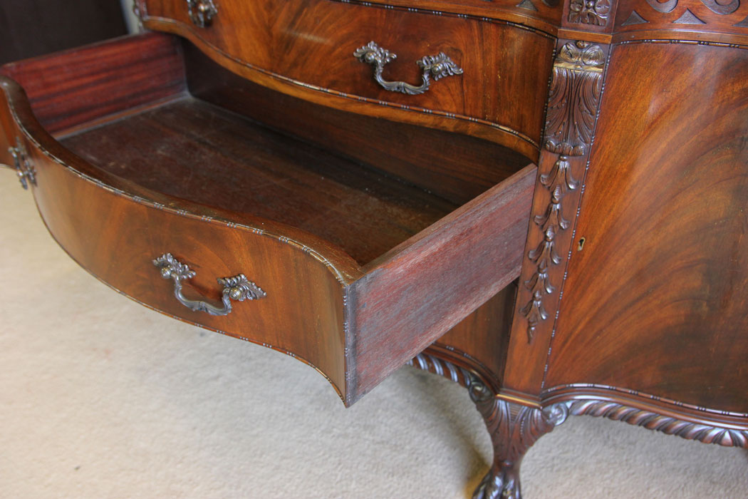 12340r6 Antique Mahogany Chippendale Style China Display Cabinet, Antique Mahogany Chippendale Style China Display Cabinet
