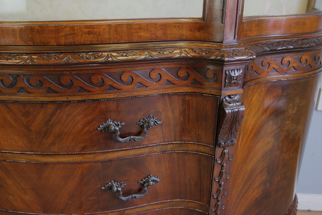 12340r8 Antique Mahogany Chippendale Style China Display Cabinet, Antique Mahogany Chippendale Style China Display Cabinet
