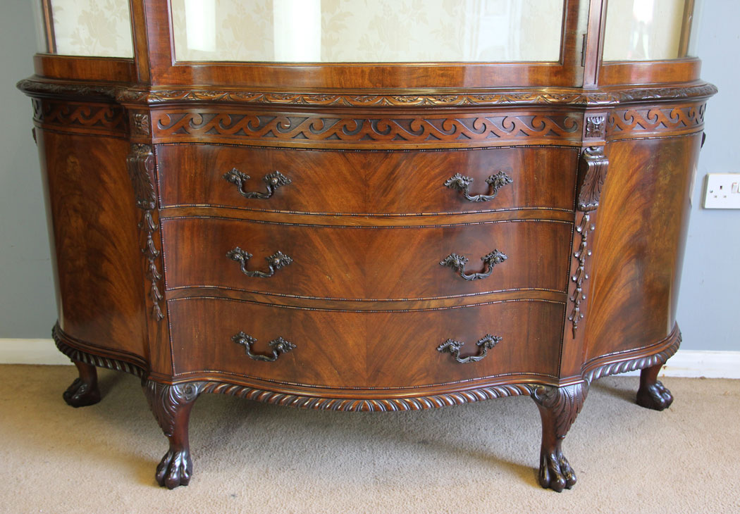 12340r9 Antique Mahogany Chippendale Style China Display Cabinet, Antique Mahogany Chippendale Style China Display Cabinet