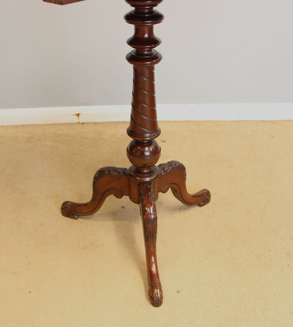 12361r5 Antique Victorian Mahogany Tripod Occasional Wine Table, Antique Victorian Mahogany Tripod Lamp Occasional Wine Table