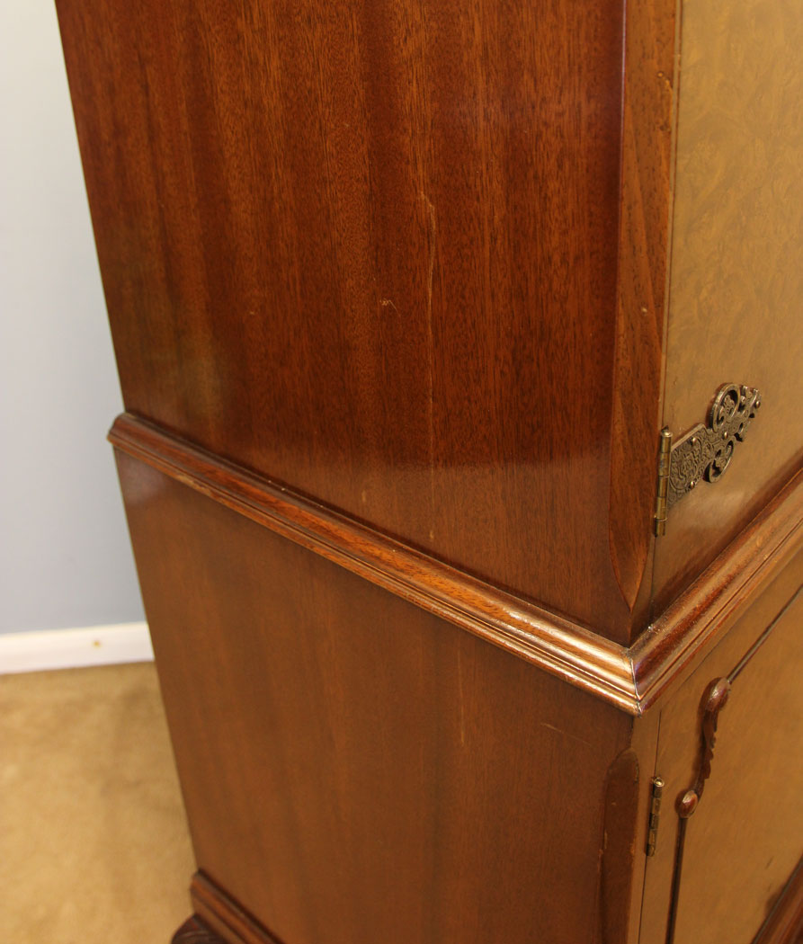 12363r13 Antique Walnut Cocktail Drinks Cabinet, Antique Walnut Cocktail Drinks Cabinet