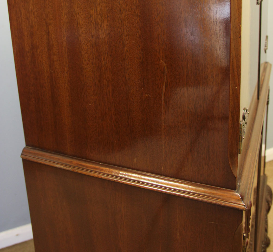 12363r14 Antique Walnut Cocktail Drinks Cabinet, Antique Walnut Cocktail Drinks Cabinet
