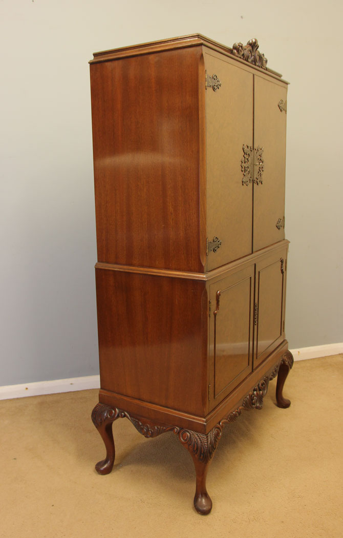 12363r6 Antique Walnut Cocktail Drinks Cabinet, Antique Walnut Cocktail Drinks Cabinet