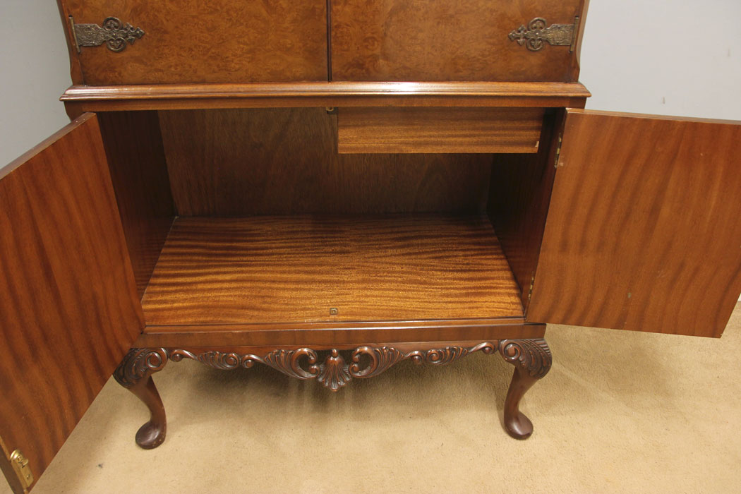 12363r7 Antique Walnut Cocktail Drinks Cabinet, Antique Walnut Cocktail Drinks Cabinet
