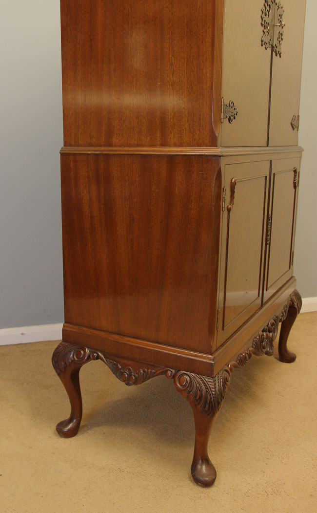12363r9 Antique Walnut Cocktail Drinks Cabinet, Antique Walnut Cocktail Drinks Cabinet