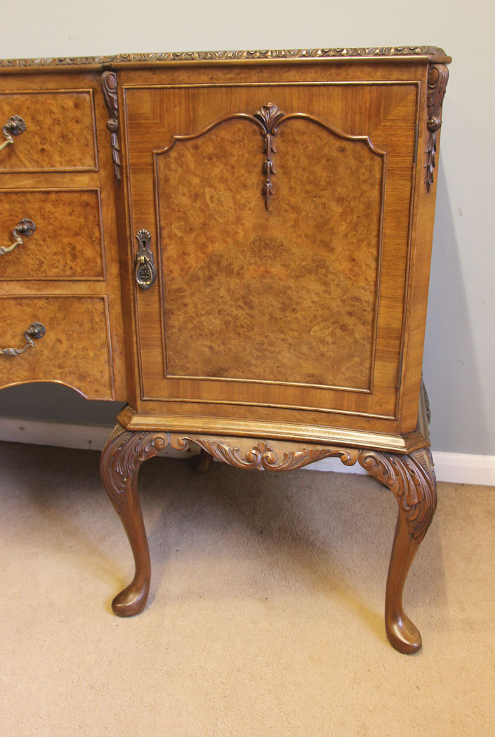 12372r10 Burr Walnut Queen Anne Style Sideboard, Antique Burr Walnut Queen Anne Style Sideboard Dresser