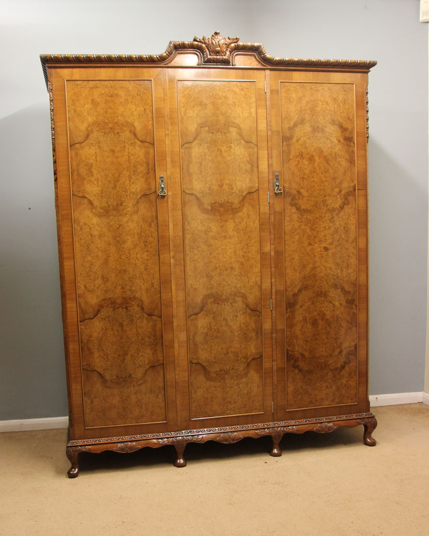 12376r010 Antique Burr Walnut Wardrobe, Antique Quality Burr Walnut Wardrobe