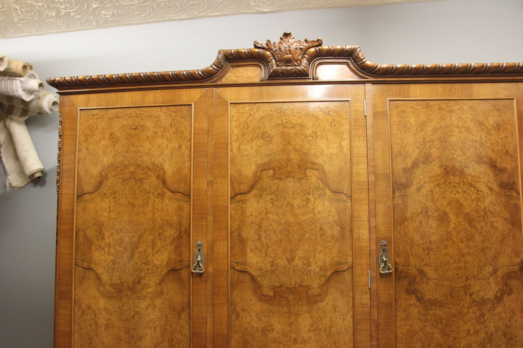 12376r15 Antique Burr Walnut Wardrobe, Antique Quality Burr Walnut Wardrobe