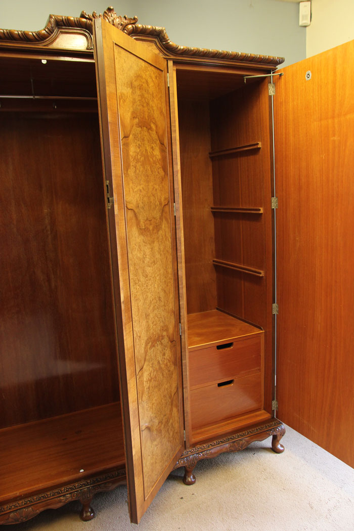 12376r18 Antique Burr Walnut Wardrobe, Antique Quality Burr Walnut Wardrobe