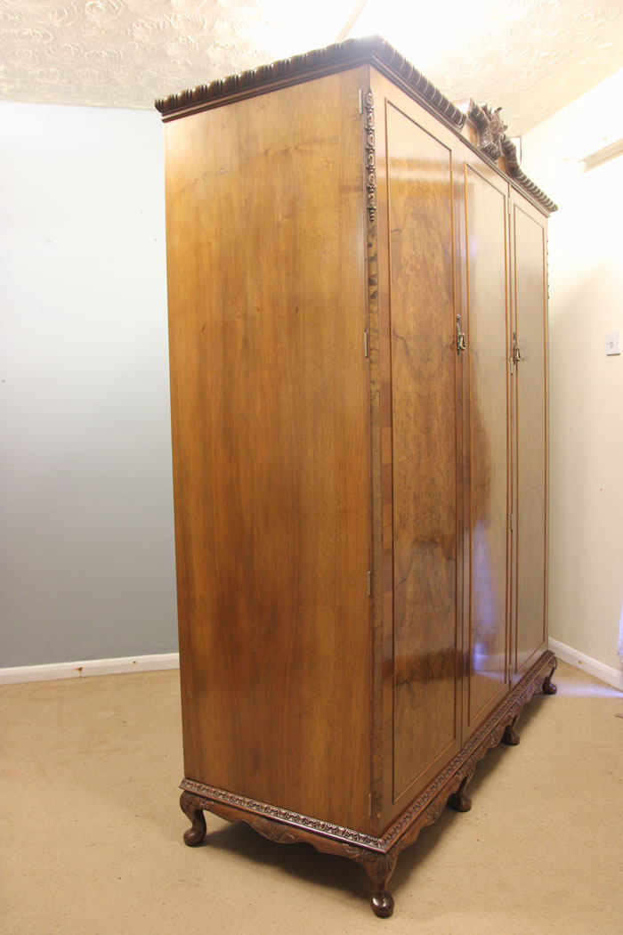 12376r2 Antique Burr Walnut Wardrobe, Antique Quality Burr Walnut Wardrobe
