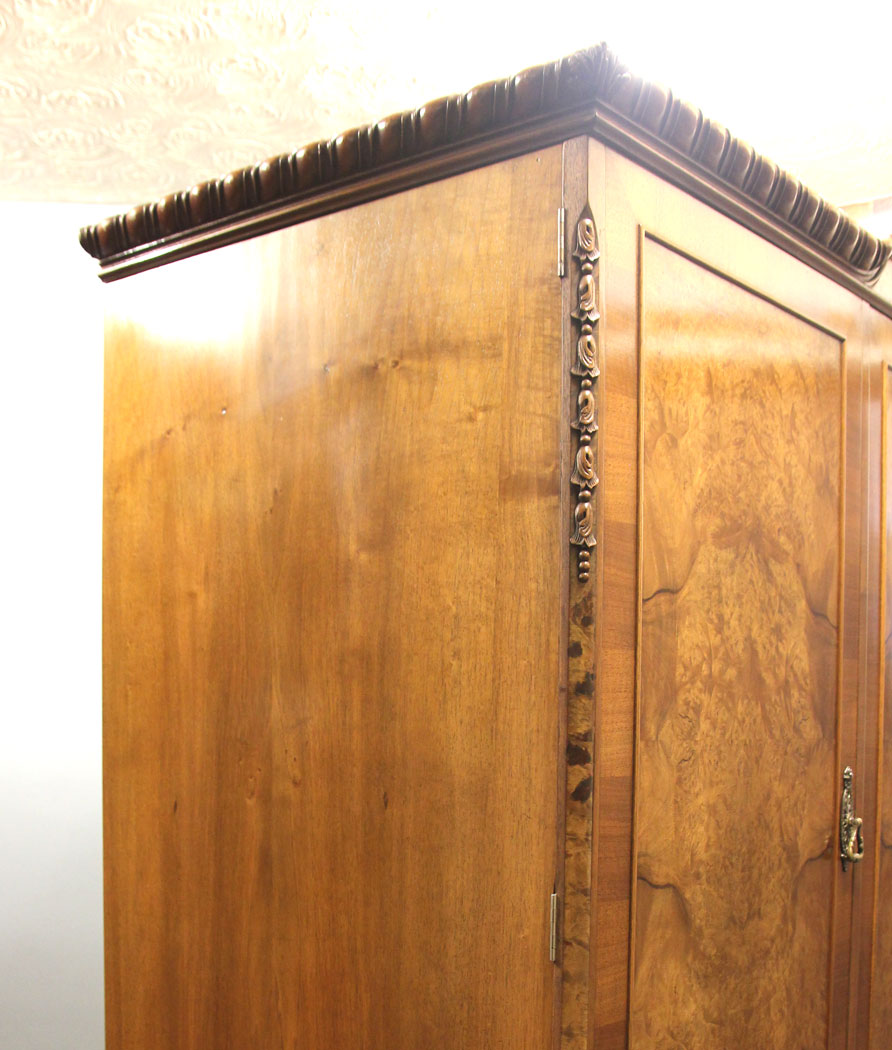12376r3 Antique Burr Walnut Wardrobe, Antique Quality Burr Walnut Wardrobe