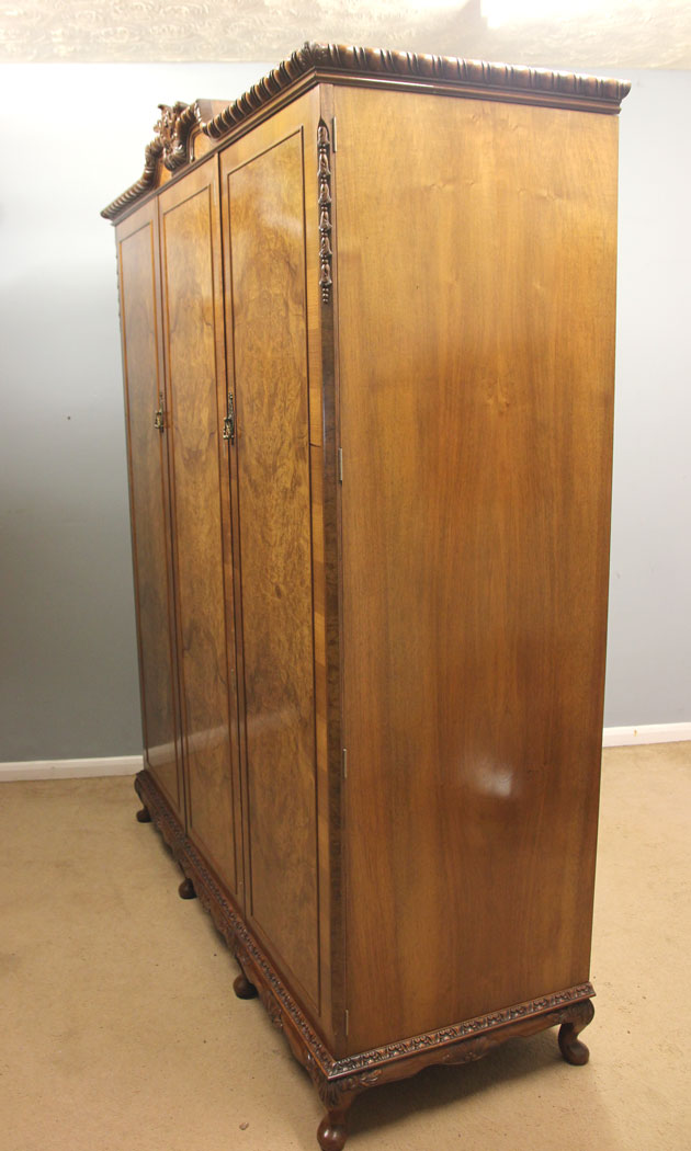 12376r4 Antique Burr Walnut Wardrobe, Antique Quality Burr Walnut Wardrobe