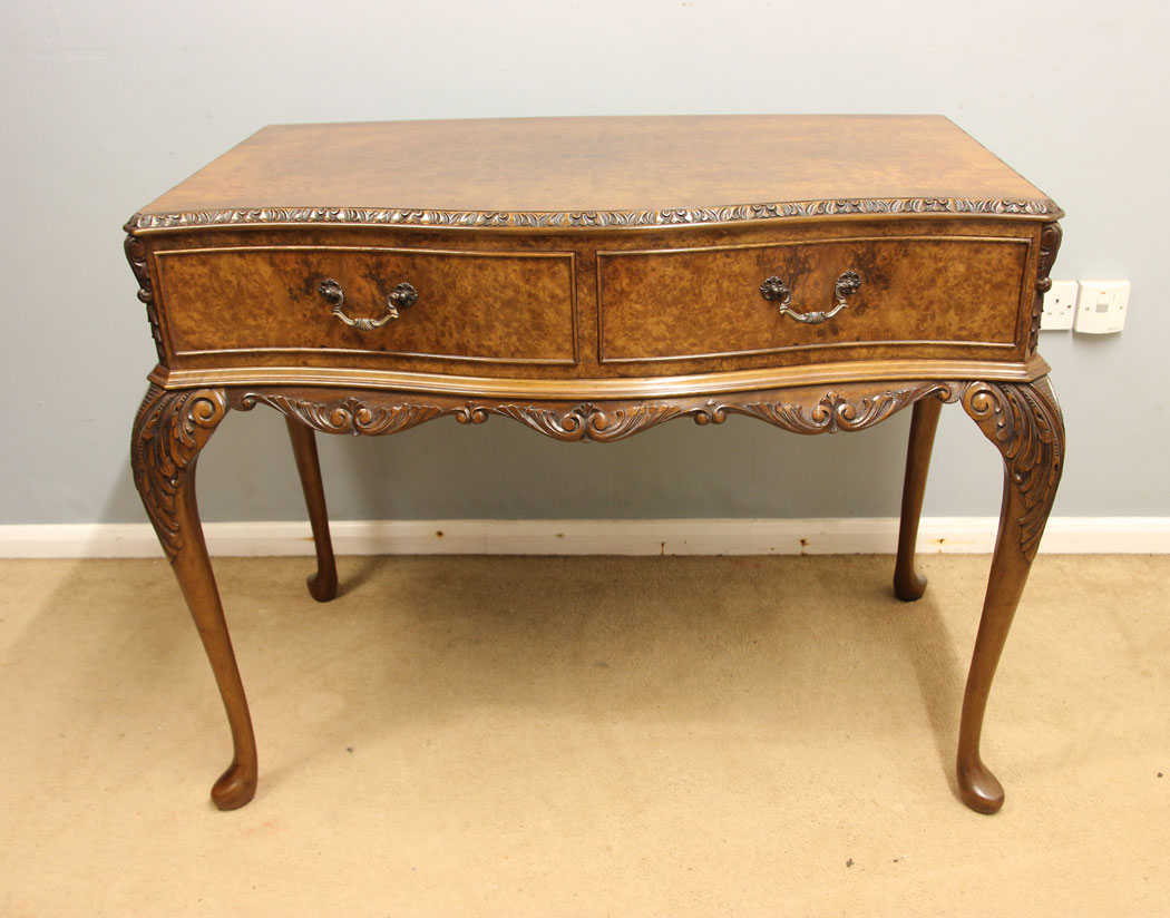 12377r13 Antique Burr Walnut Serving Side Table, Antique Serpentine Burr Walnut Serving Side Table