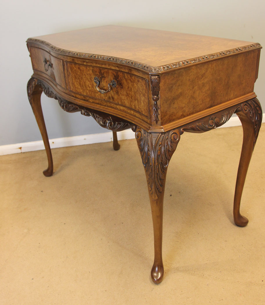 12377r2 Antique Burr Walnut Serving Side Table, Antique Serpentine Burr Walnut Serving Side Table
