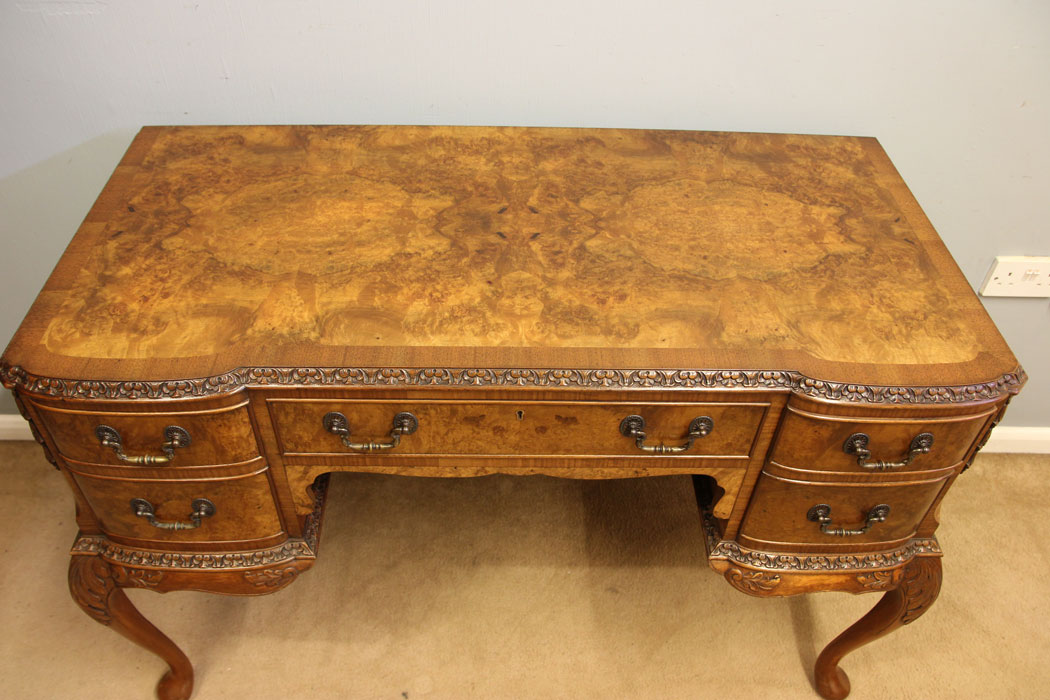 12379r4 Antique Burr Walnut Dressing Table Writing Desk, Antique Shaped Burr Walnut Side Writing Table