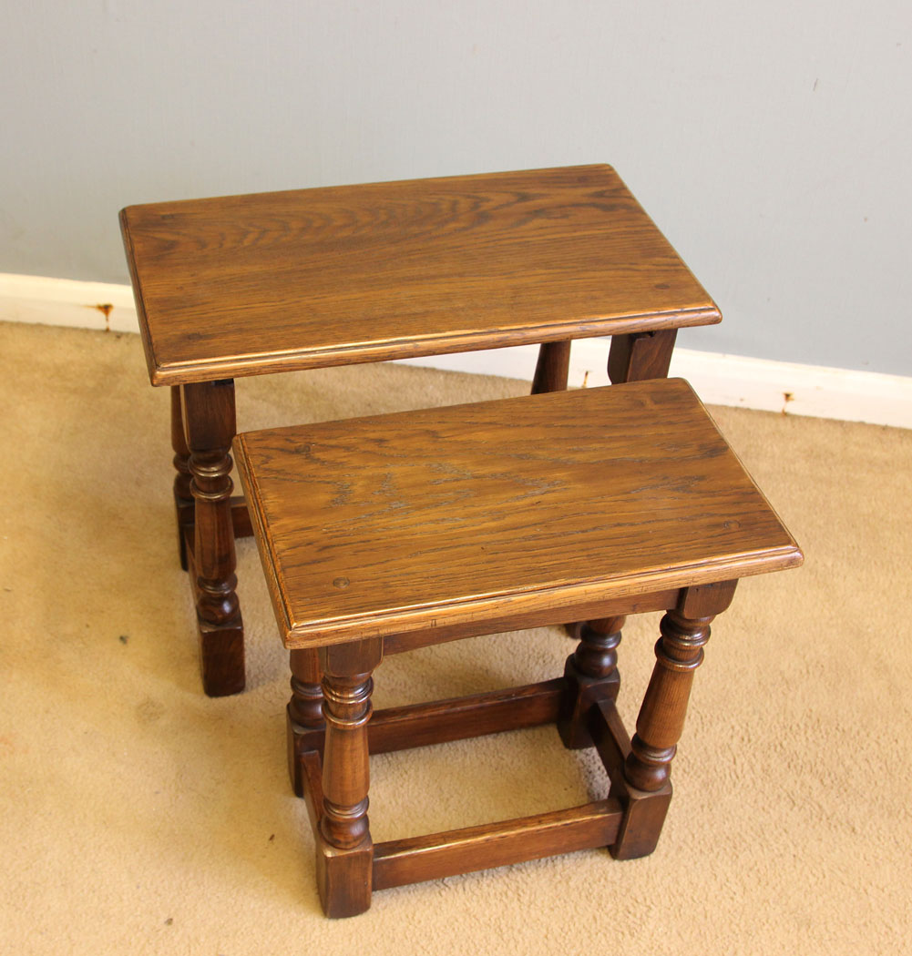 12388r3 Antique Nest Oak Occasional Lamp Coffee Tables, Antique Nest of Two Oak Occasional Lamp Coffee Tables