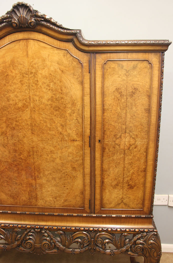12395r14 Antique Burr Walnut Three Door Queen anne Style Drinks Cabinet on Stand, Antique Burr Walnut Three Door Cocktail Drinks Side Cabinet