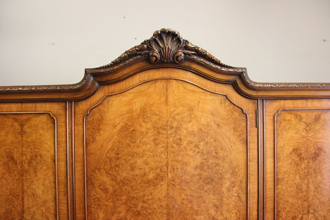 12395r18 Antique Burr Walnut Three Door Queen anne Style Drinks Cabinet on Stand, Antique Burr Walnut Three Door Cocktail Drinks Side Cabinet