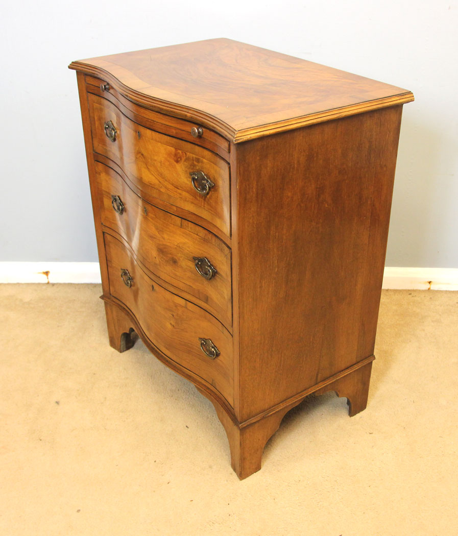 12400r12 Antique Small Figured Walnut Serpentine Chest of Drawers, Antique Small Figured Walnut Serpentine Chest of Drawers